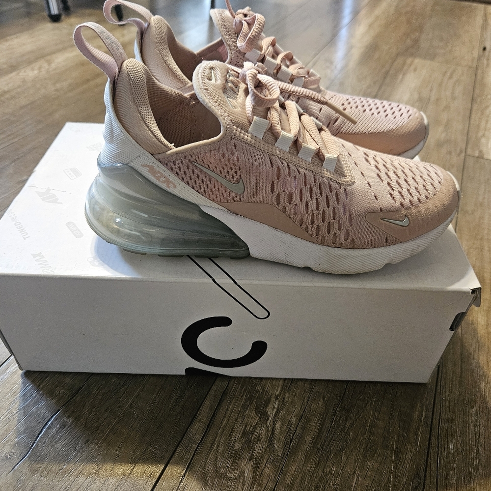Nike Air Max 270